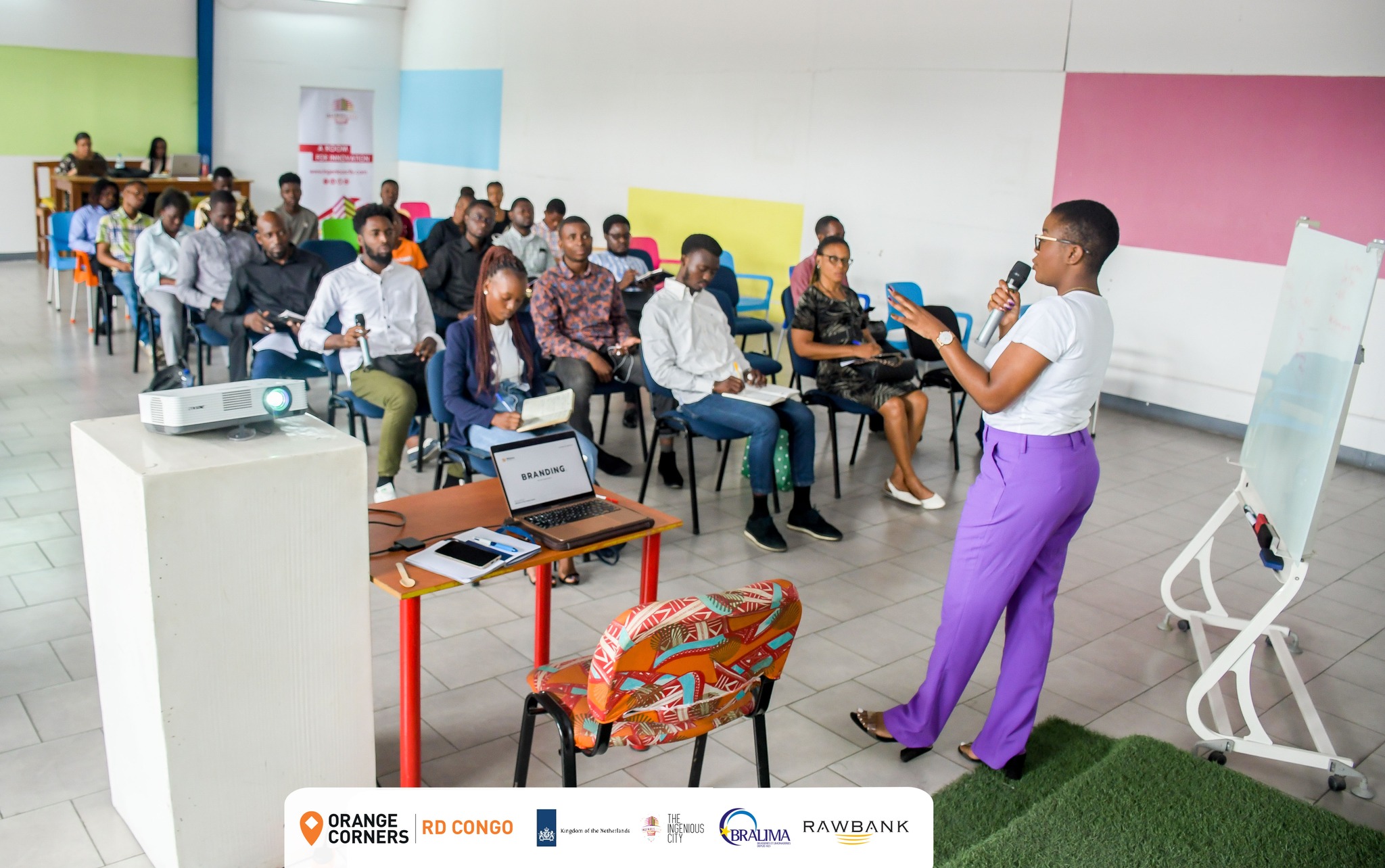 Atelier Orange Corners RDC
